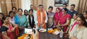 बहनों की मांग पर Anil Baluni ने एक और ट्रेन देने का वादा किया…. रामनगर से पटना वाया लखनऊ के लिए