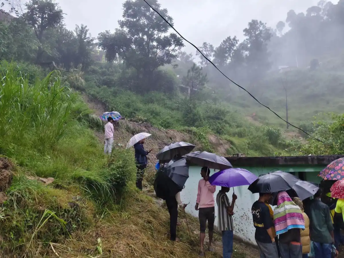 अल्मोड़ा के उडयूडा में भूस्खलन का कहर, मलबे में दबने से मां और दो बच्चों की मौत