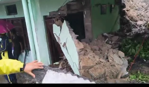अल्मोड़ा के उडयूडा में भूस्खलन का कहर, मलबे में दबने से मां और दो बच्चों की मौत