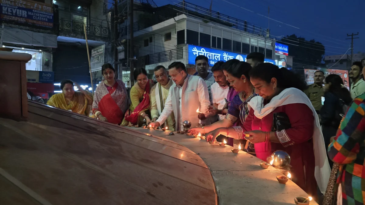 हल्द्वानी में प्रधानमंत्री मोदी के जन्मदिन को आशीर्वाद के दिए के साथ मनाया !