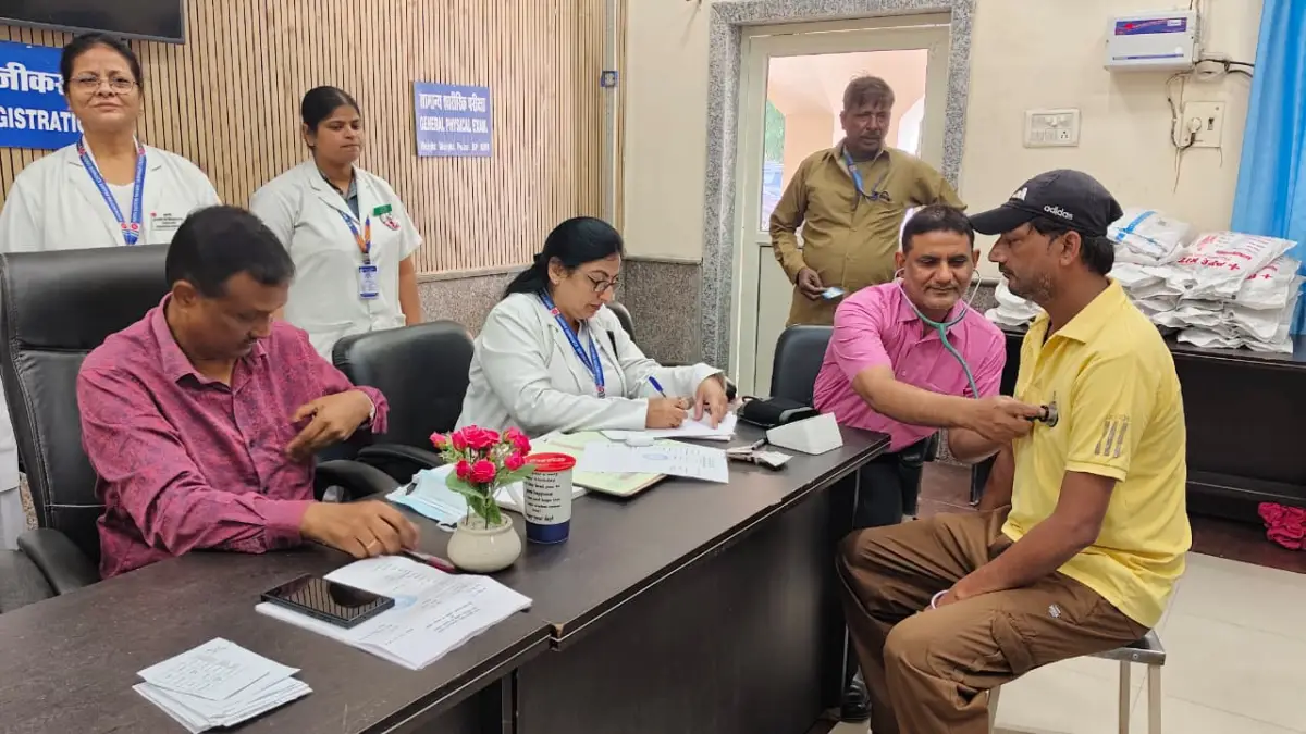 स्वच्छता मित्रों के लिए विशेष स्वास्थ्य जाँच शिविर का आयोजन